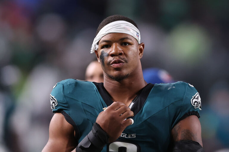 NFL fans react to eagles by putting Nolan Smith on ir 37 27038285 1758750796