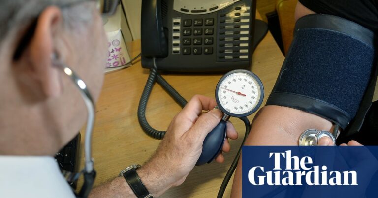 One of three GPS in England doesn't work in NHS, says BMJ Tact | NHs 7 2740