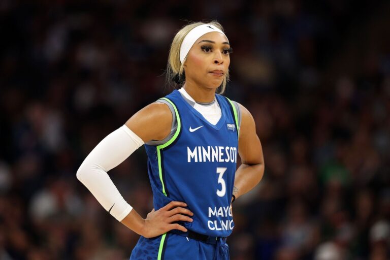 WNBA fans in Stitches while Dijonai Carrington recreates already Morating Merment while shielding Cheryl Reeve's fall 38 92b81 17589619610173 1920