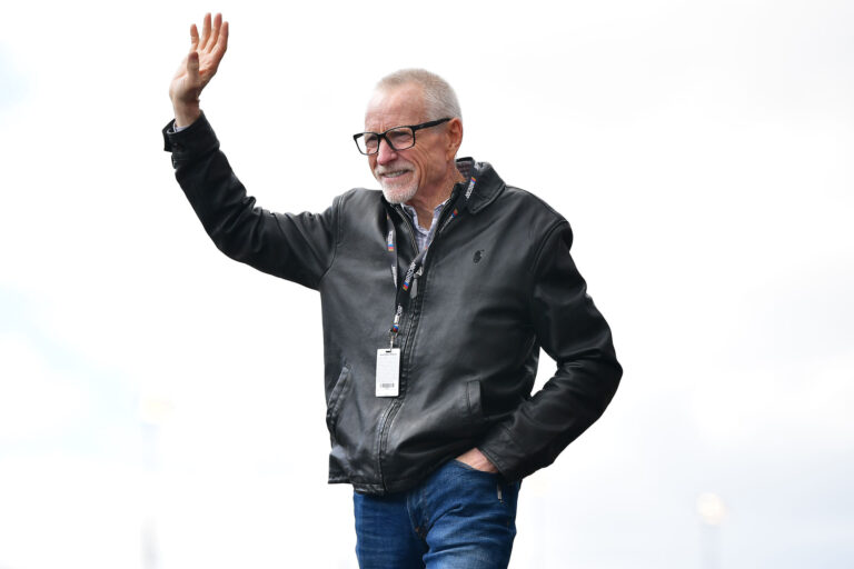 Mark Martin reflects on the "miraculous" comeback of Ernie Irvan 30 years ago after an experience close to death 6 20100188 1759369062