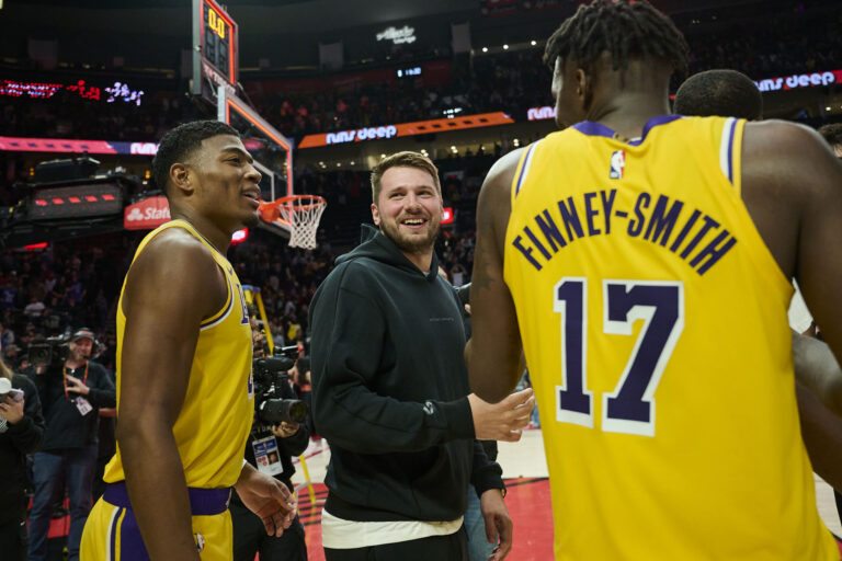 Lakers fans believe that $ 51,000,000 cannot be marketed due to special bond with Luka Doncic 8 25470292 1759360974