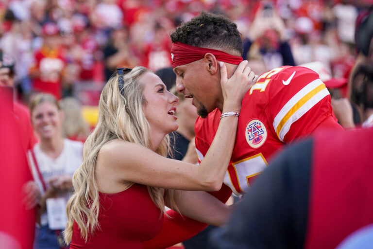 Patrick Mahomes' wife, Brittany, shows loyalty to NWSL's co-owners 35 26980138 1760286427
