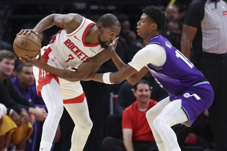 NBA fans surprised Bailey's debut, Blitz, against Kevin during, with 25 points 5 27277317 1759985997