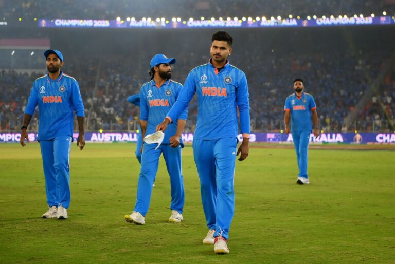 Suryakumar Yadav's mother prays for Shreyas Iyer's recovery during Chhath Puja 2025 (Watch) 6 698d0 17617271131477 1920