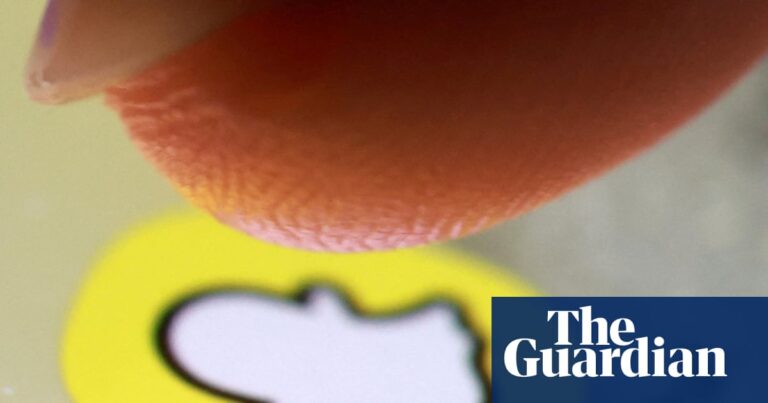 Snappchat to tell 440,000 people in Australia to prove they are 16 or accounts will be closed for social media | EASY THINGS 9 2500