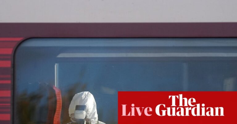 Strabidie Train Crash: One suspect suspected of murder; The police are hailing a 'member of the heroes of the | | | Camberirege 7 3471