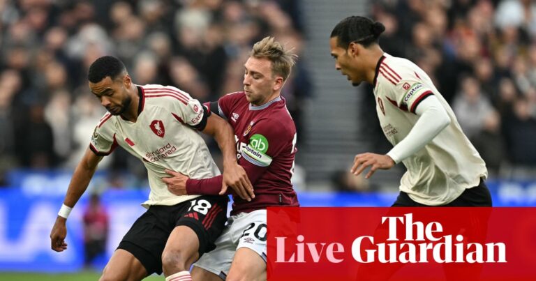 West Ham United v Premier League 11 4540