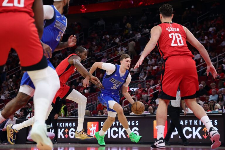 Cooper Flagg signals intent on $14,386,320 teammate as he issues response amid trade speculation 2 962bf 17634210660378 1920